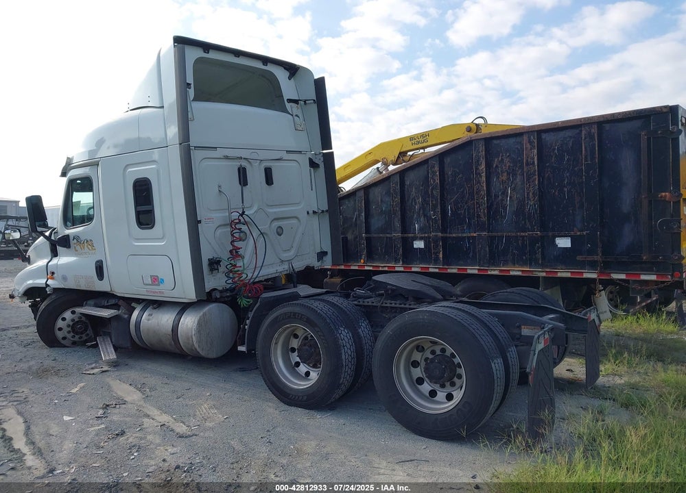 2017 FREIGHTLINER CASCADIA 125 VIN: 3AKJGLDV4HSJD8215