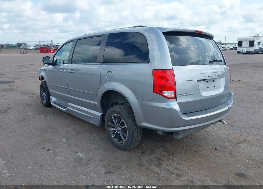 2017 DODGE GRAND CARAVAN SXT VIN: 2C4RDGCG0HR687768