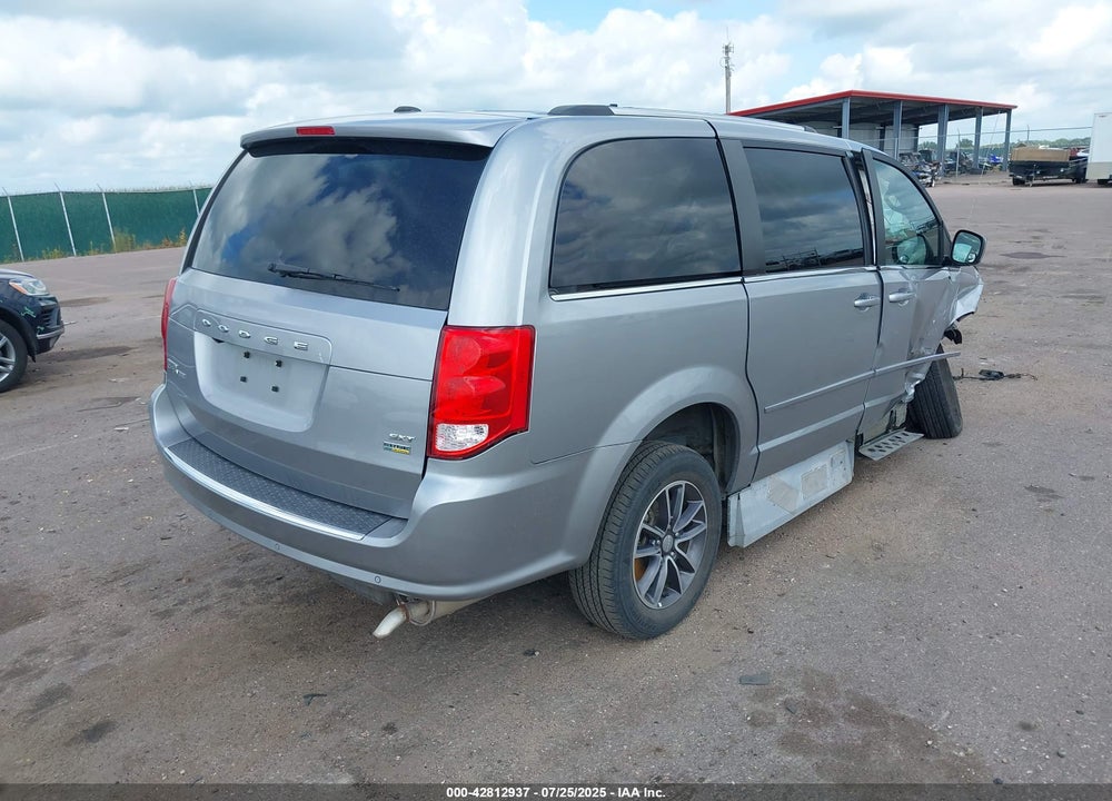 2017 DODGE GRAND CARAVAN SXT VIN: 2C4RDGCG0HR687768