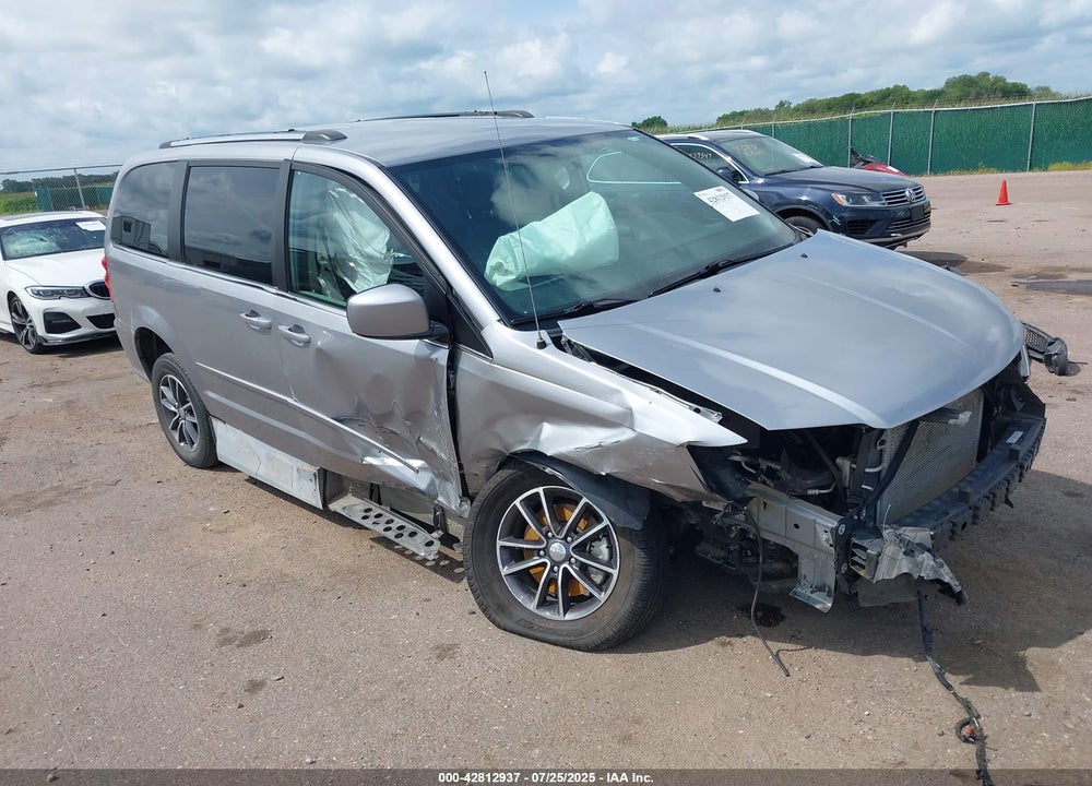 2017 DODGE GRAND CARAVAN SXT VIN: 2C4RDGCG0HR687768