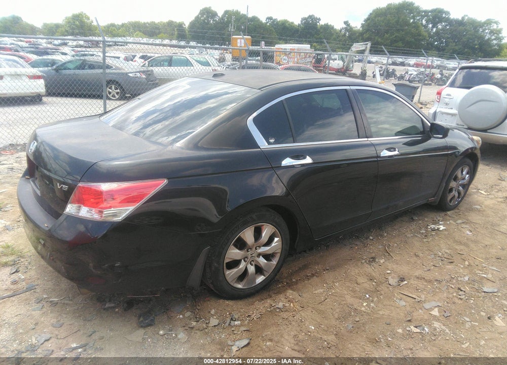 2010 HONDA ACCORD VIN: 1HGCP3F82AA012672