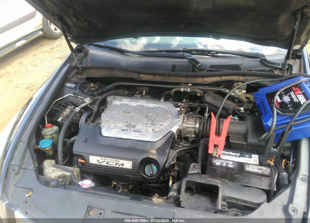 2010 HONDA ACCORD VIN: 1HGCP3F82AA012672