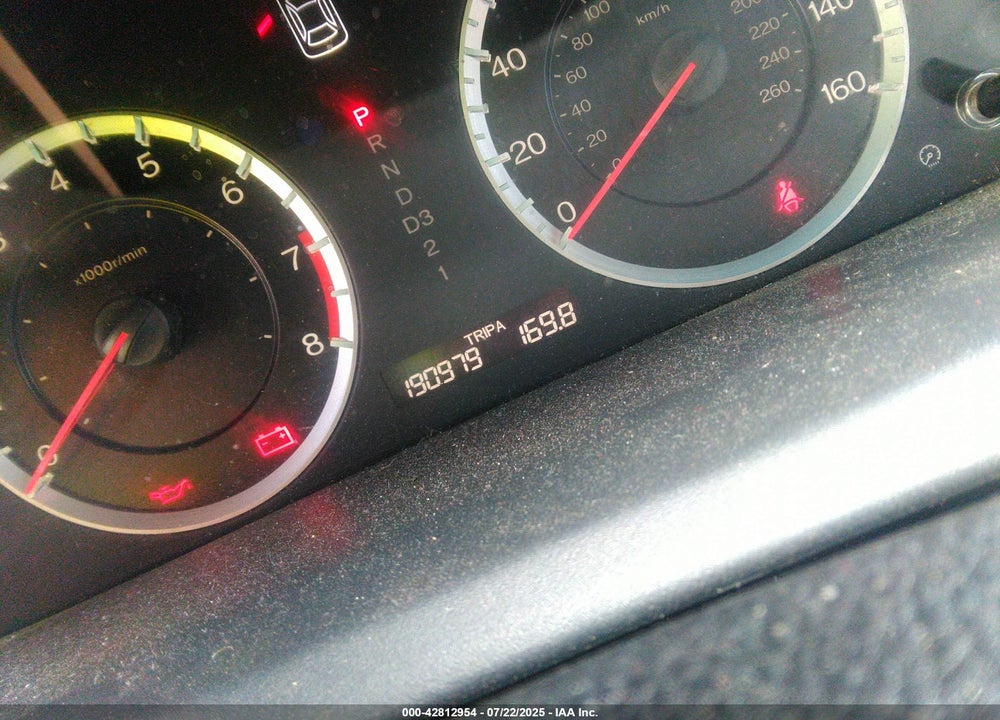2010 HONDA ACCORD VIN: 1HGCP3F82AA012672