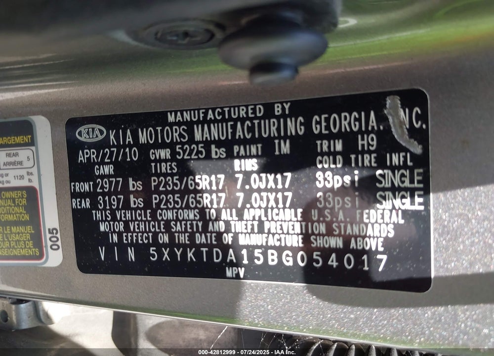 2011 KIA SORENTO VIN: 5XYKTDA15BG054017