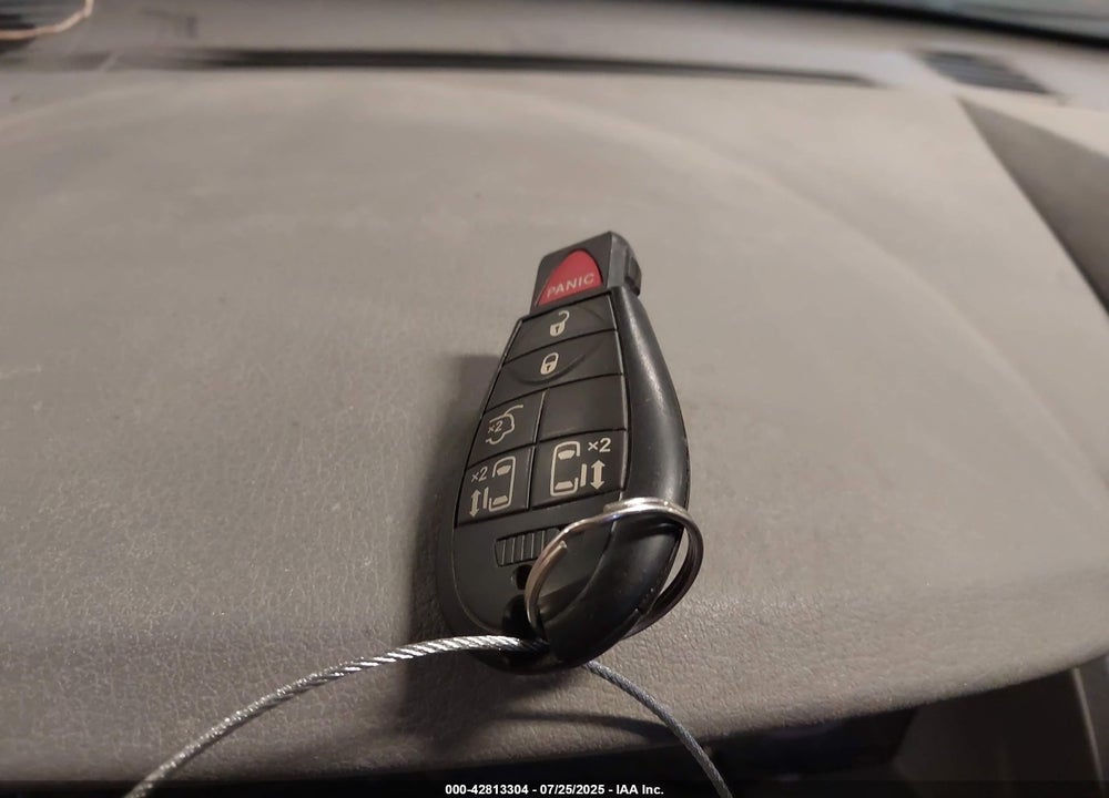 2009 CHRYSLER TOWN & COUNTRY TOURING VIN: 2A8HR54109R618052