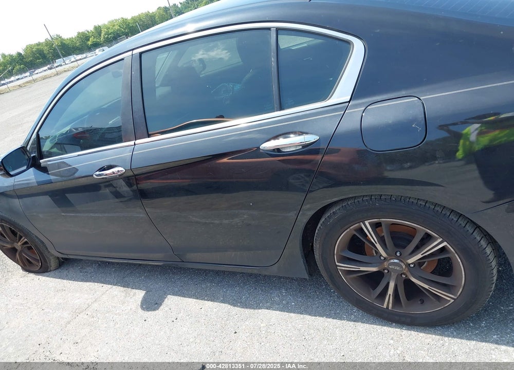 2016 HONDA ACCORD VIN: 1HGCR2F81GA151429