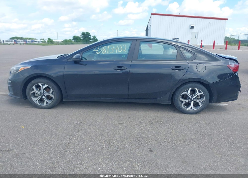 2021 KIA FORTE VIN: 3KPF24AD0ME375431