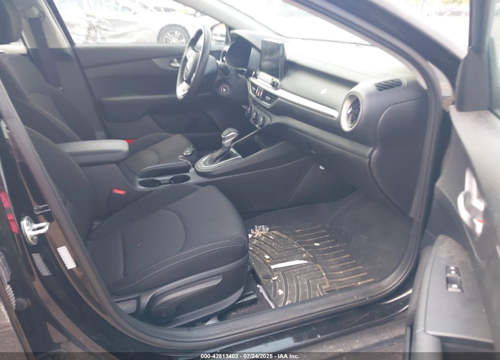 2021 KIA FORTE VIN: 3KPF24AD0ME375431