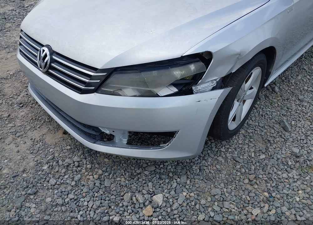 2014 VOLKSWAGEN PASSAT VIN: 1VWAS7A31EC037187