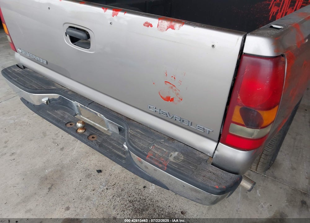 2000 CHEVROLET SILVERADO 1500 LS VIN: 2GCEC19T5Y1203949