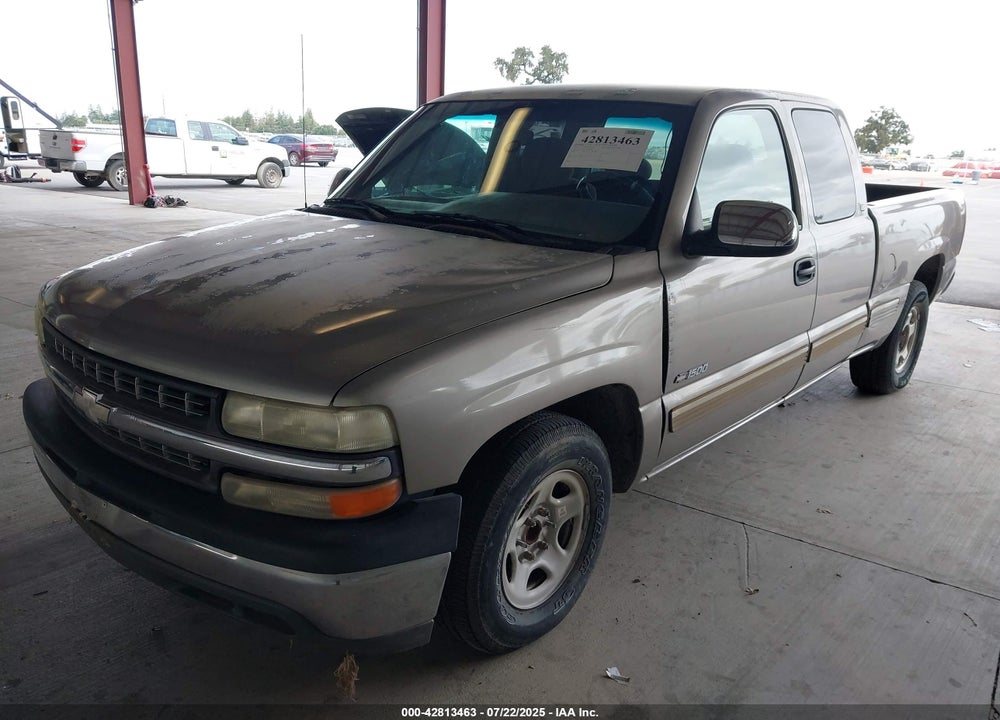 2000 CHEVROLET SILVERADO 1500 LS VIN: 2GCEC19T5Y1203949