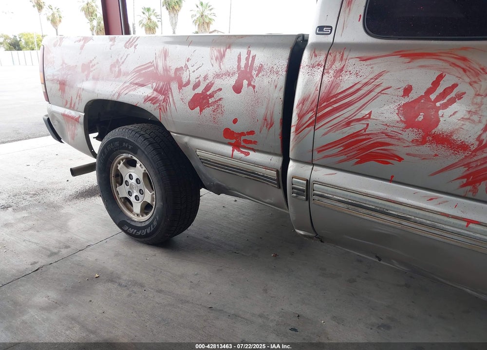2000 CHEVROLET SILVERADO 1500 LS VIN: 2GCEC19T5Y1203949