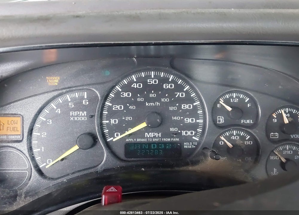 2000 CHEVROLET SILVERADO 1500 LS VIN: 2GCEC19T5Y1203949