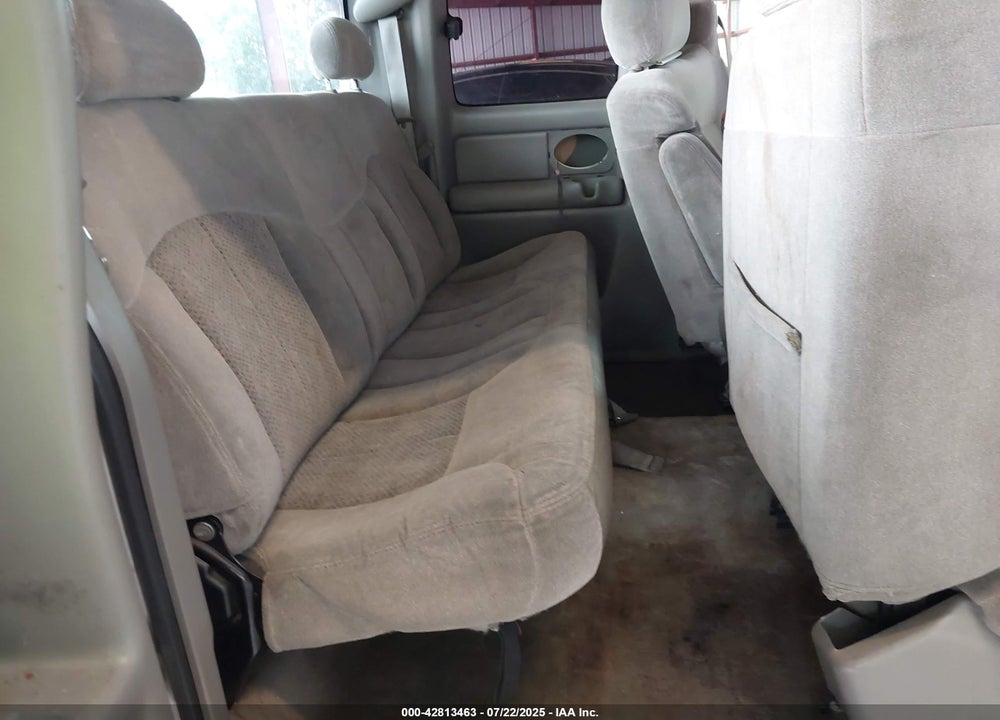 2000 CHEVROLET SILVERADO 1500 LS VIN: 2GCEC19T5Y1203949