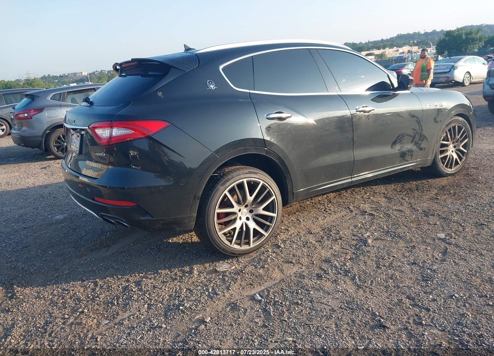 2017 MASERATI LEVANTE VIN: ZN661YUS1HX258854