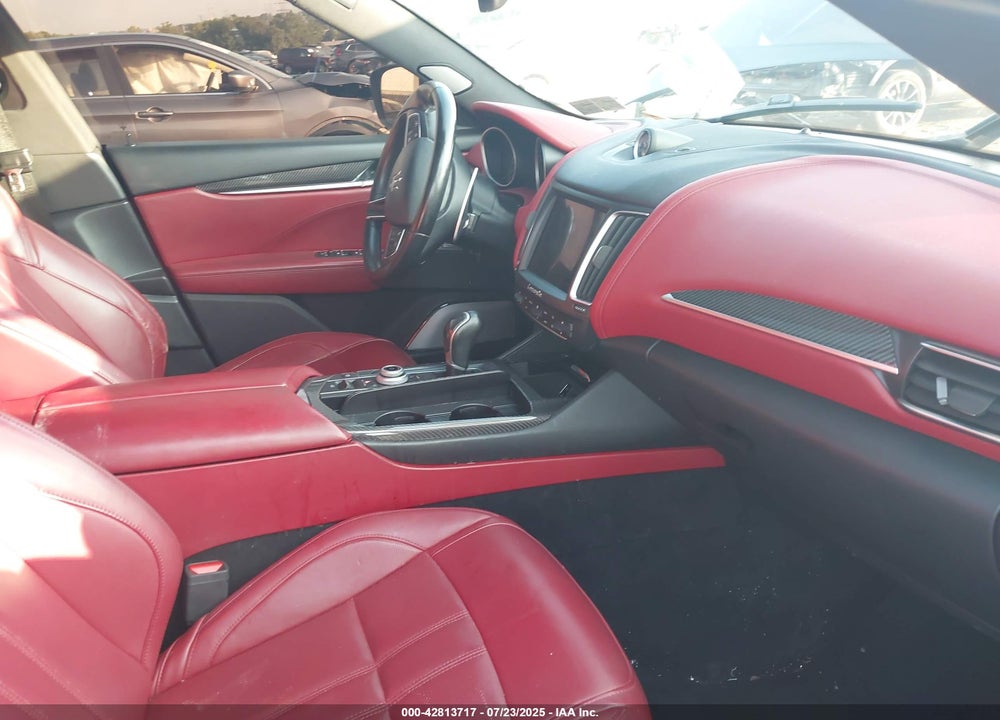 2017 MASERATI LEVANTE VIN: ZN661YUS1HX258854
