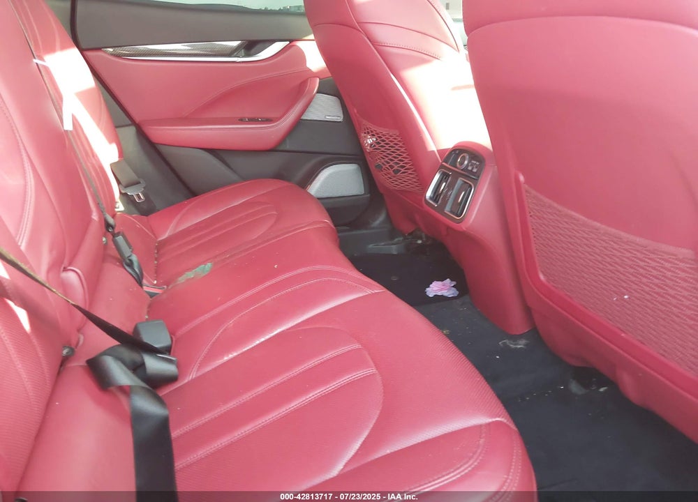 2017 MASERATI LEVANTE VIN: ZN661YUS1HX258854
