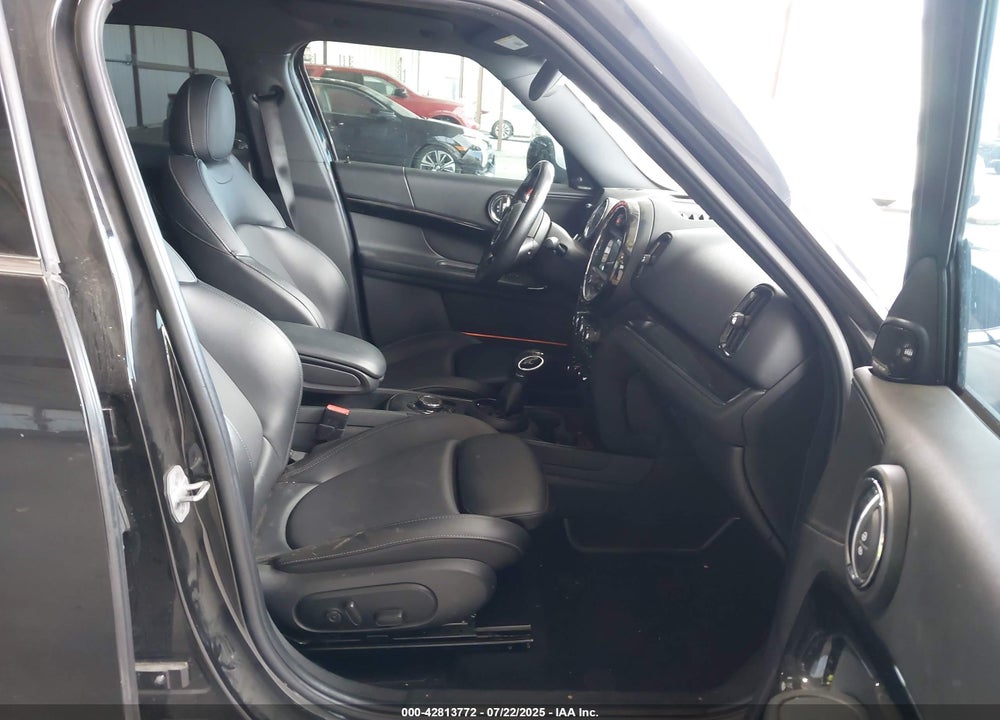 2018 MINI COUNTRYMAN COOPER S VIN: WMZYT3C37J3D99719