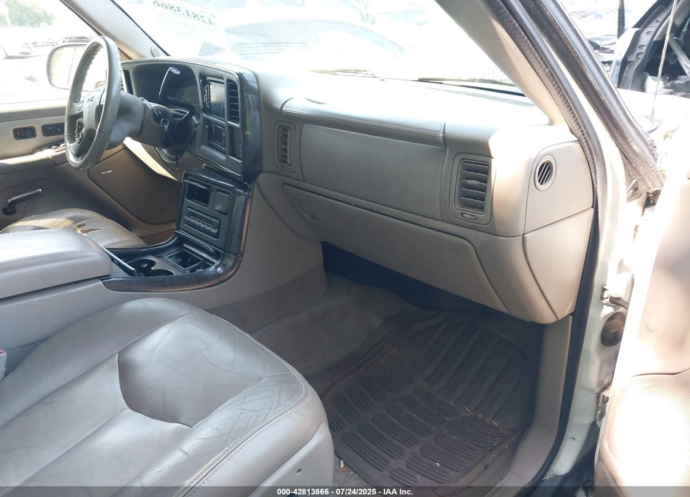 2005 GMC YUKON XL 1500 VIN: 1GKFK66U05J235232