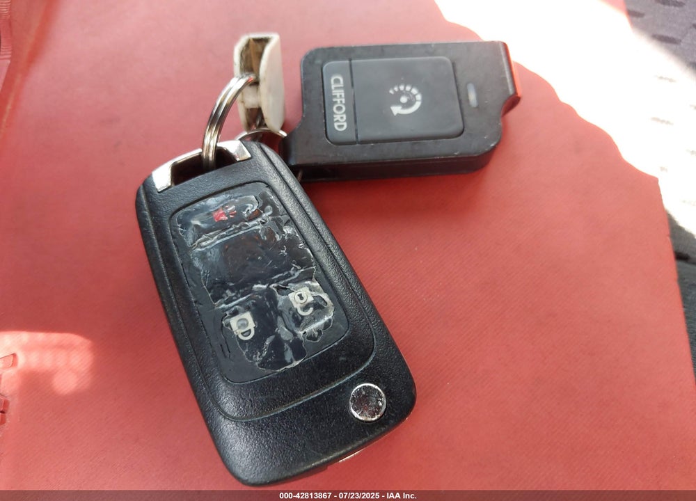 2013 CHEVROLET EQUINOX VIN: 1GNALBEK2DZ109537