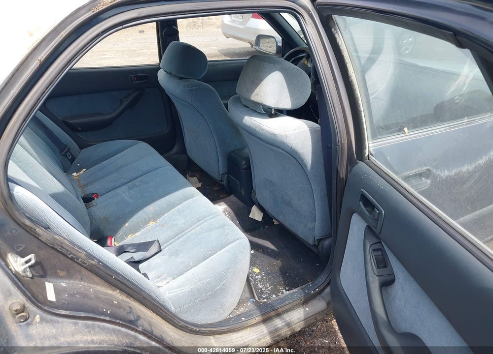 1993 TOYOTA CAMRY LE VIN: JT2SK12E5P0168687