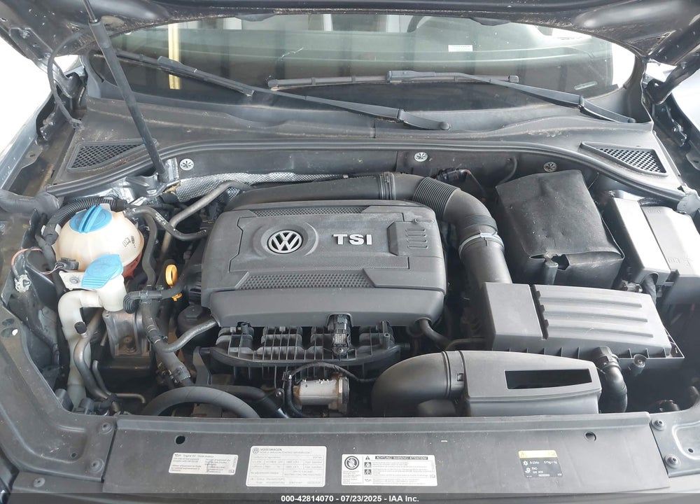 2017 VOLKSWAGEN PASSAT VIN: 1VWDT7A38HC082089