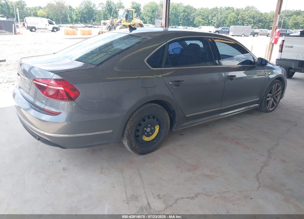 2017 VOLKSWAGEN PASSAT VIN: 1VWDT7A38HC082089