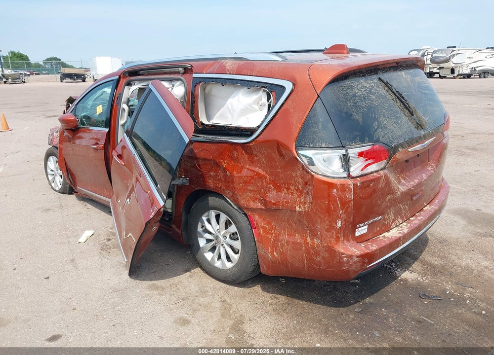 2018 CHRYSLER PACIFICA TOURING L PLUS VIN: 2C4RC1EG9JR323335