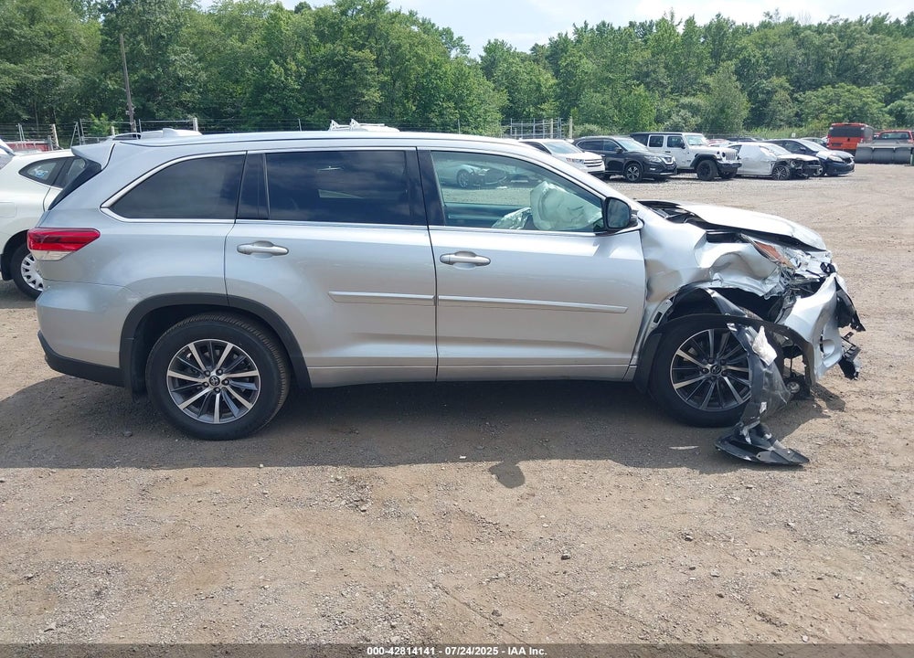 2017 TOYOTA HIGHLANDER VIN: 5TDJZRFH9HS483122