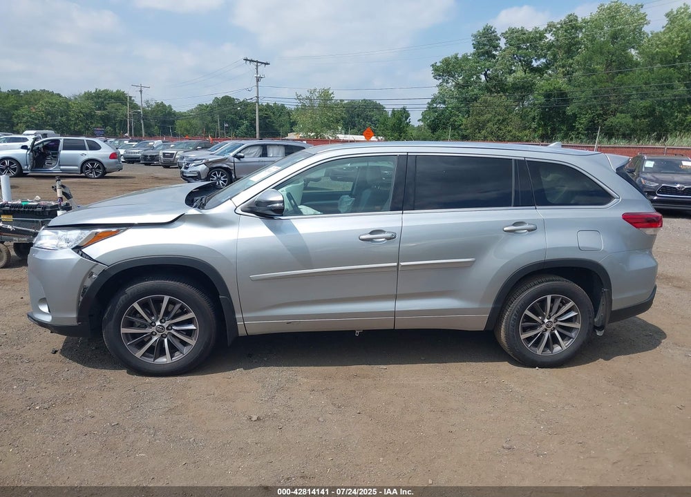 2017 TOYOTA HIGHLANDER VIN: 5TDJZRFH9HS483122