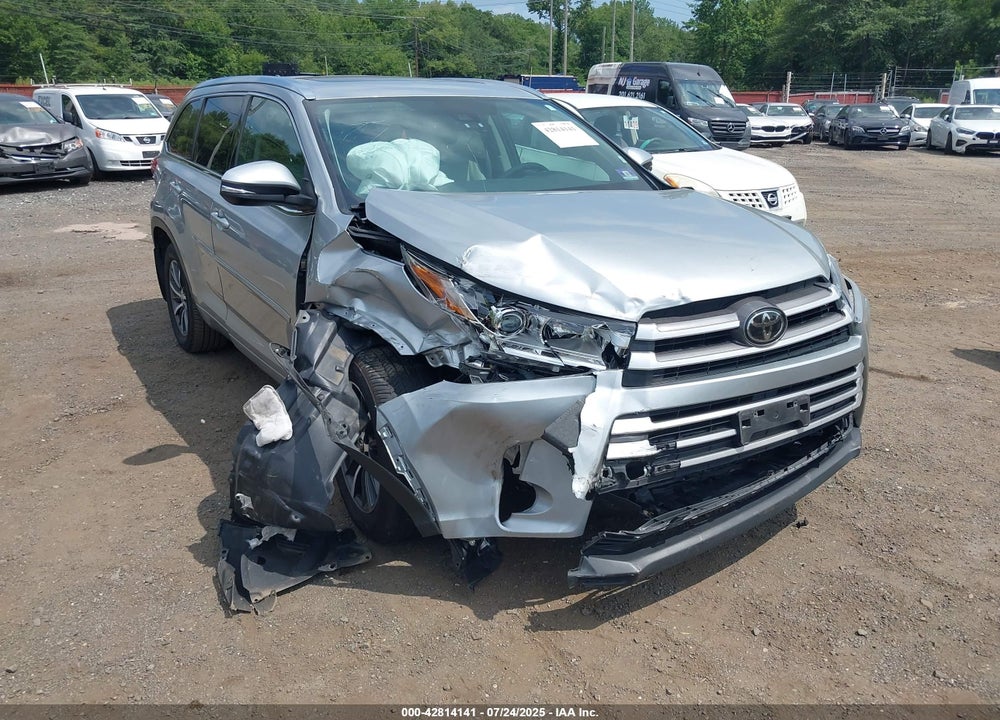 2017 TOYOTA HIGHLANDER VIN: 5TDJZRFH9HS483122