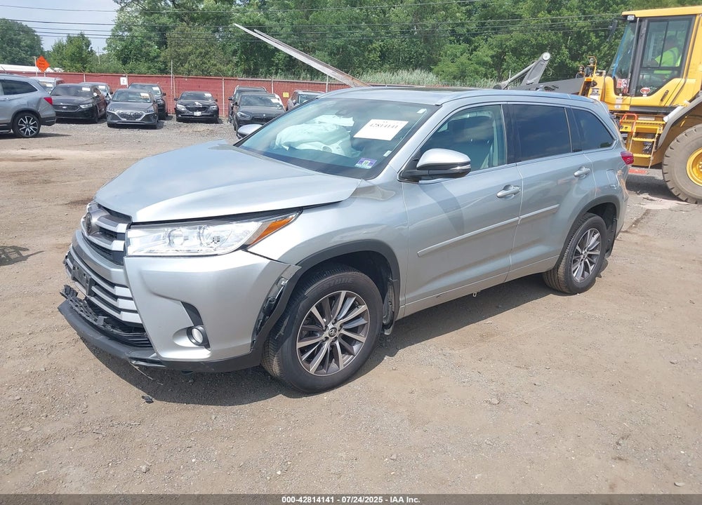 2017 TOYOTA HIGHLANDER VIN: 5TDJZRFH9HS483122