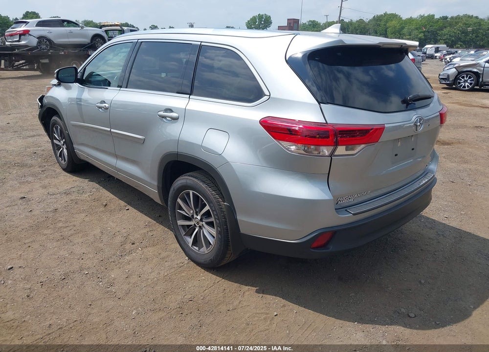 2017 TOYOTA HIGHLANDER VIN: 5TDJZRFH9HS483122