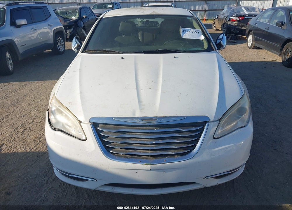 2011 CHRYSLER 200 VIN: 1C3BC2FG2BN590275