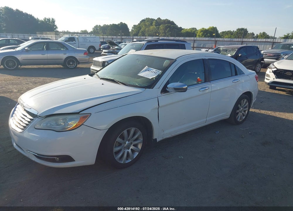 2011 CHRYSLER 200 VIN: 1C3BC2FG2BN590275