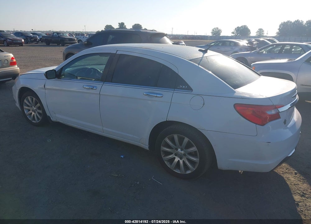 2011 CHRYSLER 200 VIN: 1C3BC2FG2BN590275