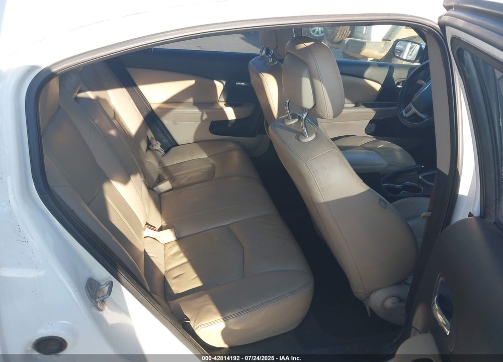 2011 CHRYSLER 200 VIN: 1C3BC2FG2BN590275