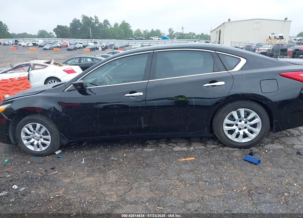 2017 NISSAN ALTIMA VIN: 1N4AL3AP4HN329104