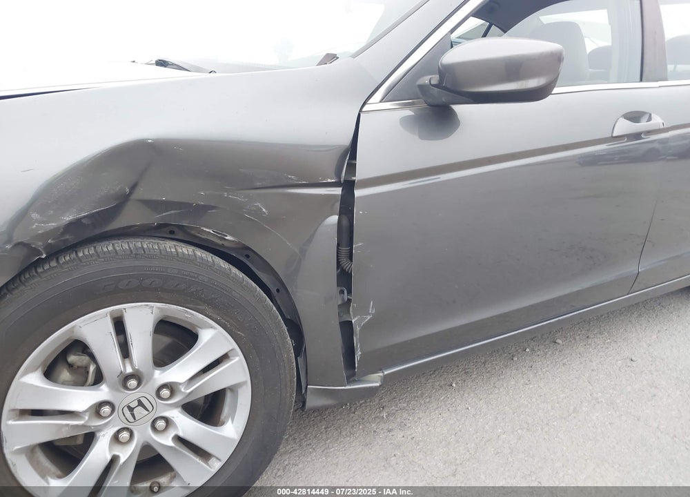 2011 HONDA ACCORD 2.4 LX-P VIN: 1HGCP2F45BA107543