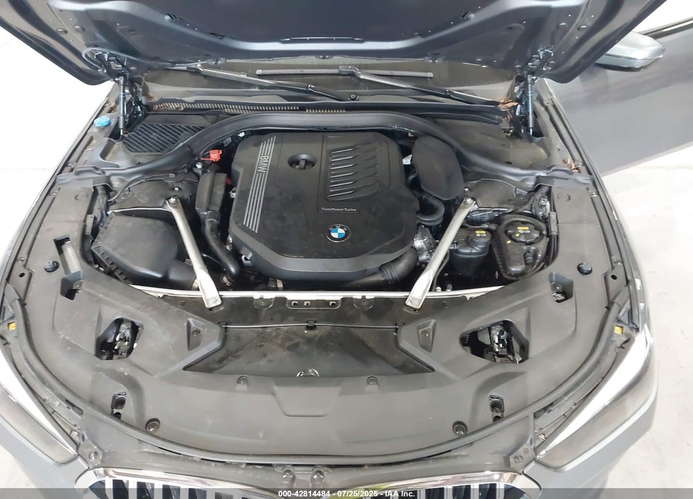 2022 BMW 8 SERIES VIN: WBAGV4C01NCG99910