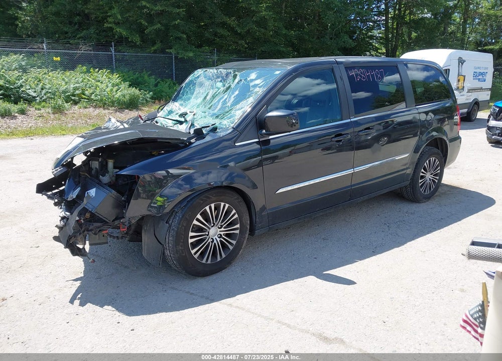 2014 CHRYSLER TOWN & COUNTRY S VIN: 2C4RC1HGXER336466