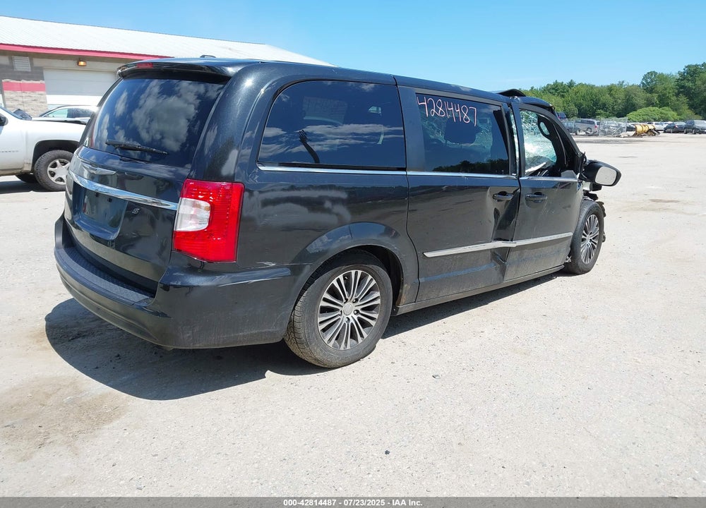 2014 CHRYSLER TOWN & COUNTRY S VIN: 2C4RC1HGXER336466
