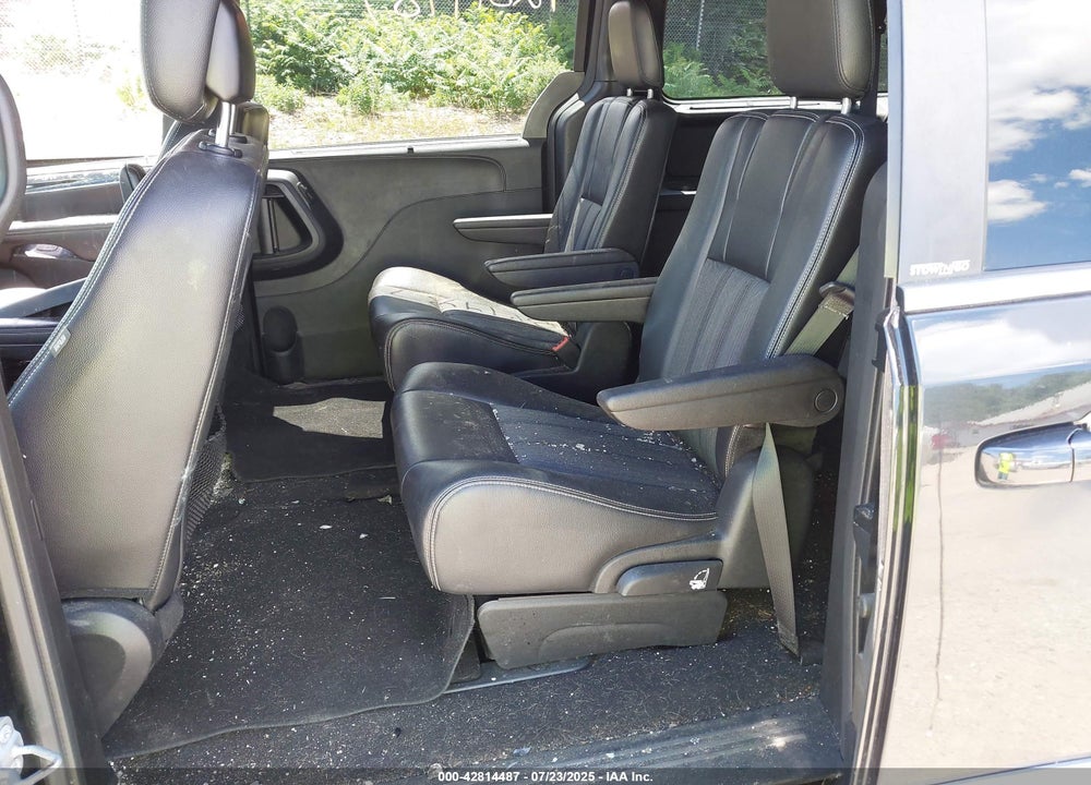 2014 CHRYSLER TOWN & COUNTRY S VIN: 2C4RC1HGXER336466