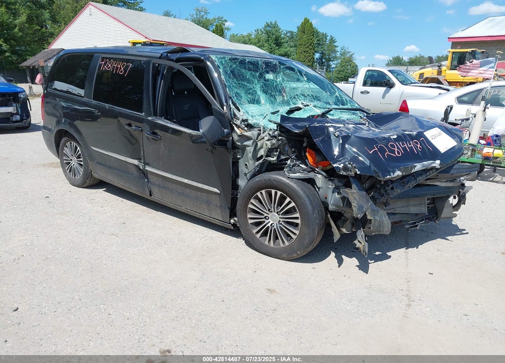 2014 CHRYSLER TOWN & COUNTRY S VIN: 2C4RC1HGXER336466