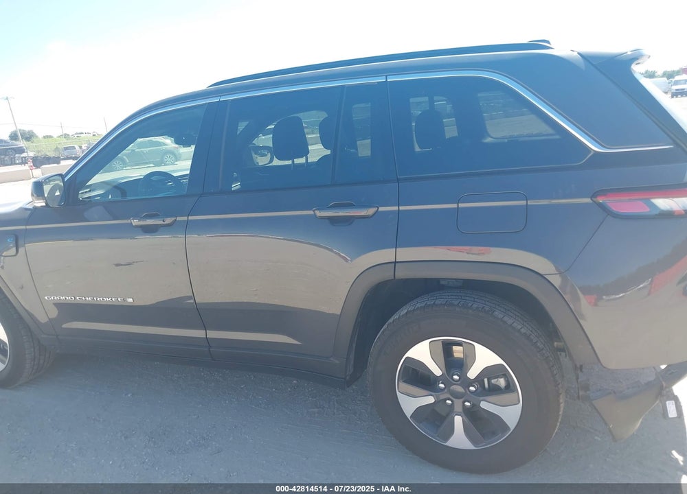 2024 JEEP GRAND CHEROKEE VIN: 1C4RJYB65RC117492