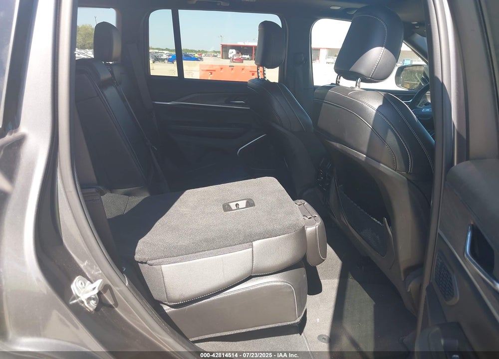 2024 JEEP GRAND CHEROKEE VIN: 1C4RJYB65RC117492