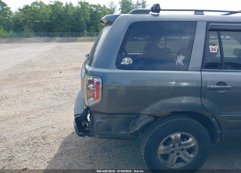 2008 HONDA PILOT VIN: 5FNYF182X8B032142