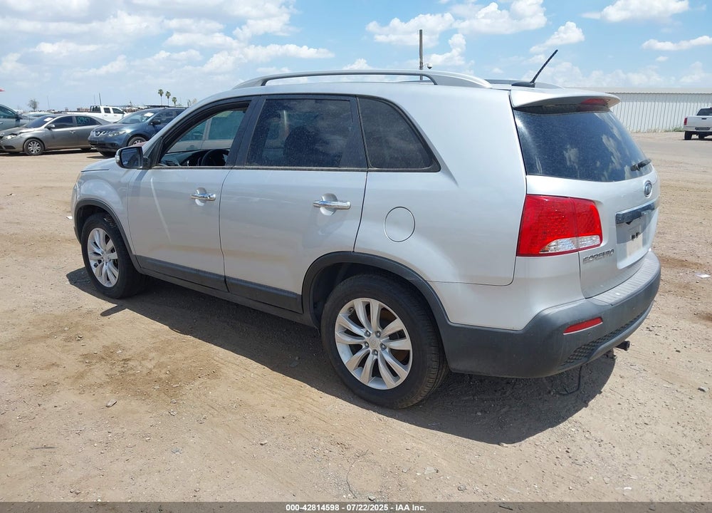 2011 KIA SORENTO VIN: 5XYKU4A27BG161530