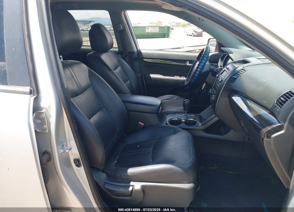2011 KIA SORENTO VIN: 5XYKU4A27BG161530