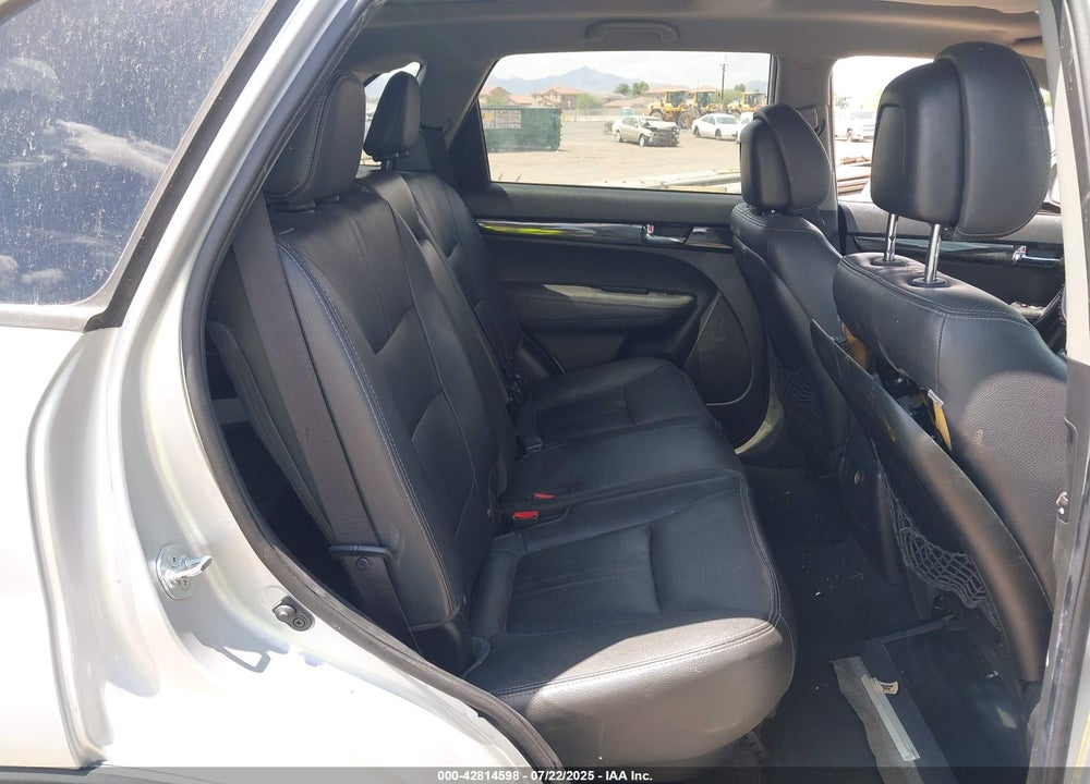 2011 KIA SORENTO VIN: 5XYKU4A27BG161530
